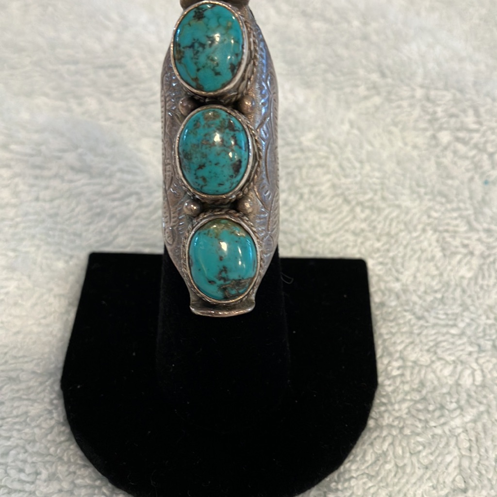 Costume, Ring